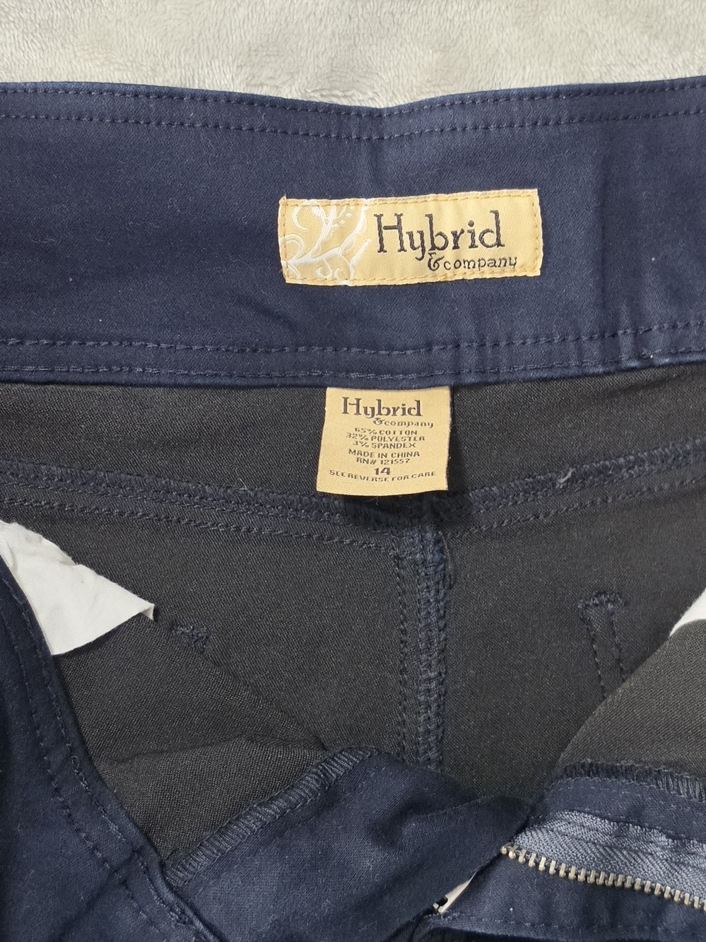 Hybrid & Company Navy Slim Jeans with Contrast Label